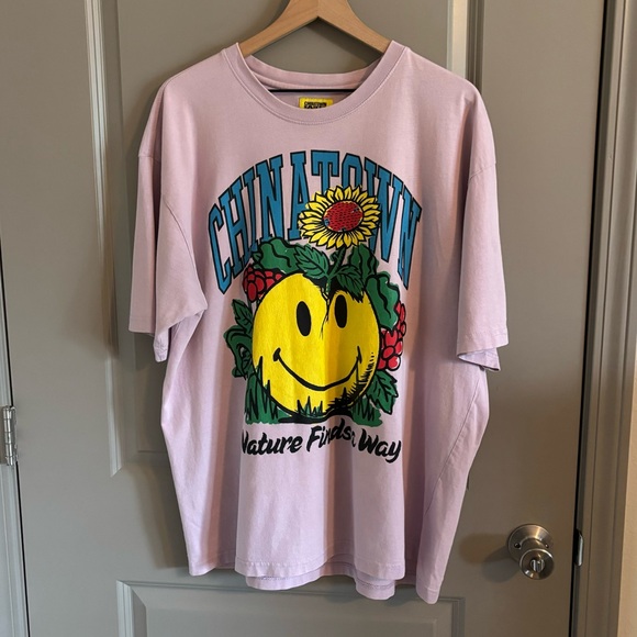 Chinatown Market x Smiley Size XL Planter Nature Finds A Way Purple Tee Shirt - Picture 1 of 6